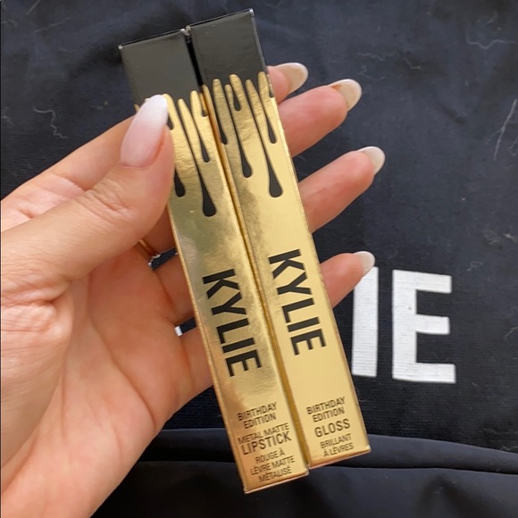 Kylie cosmetics bundle
